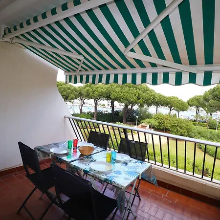 Avec Piscine, Parking Et Terrasse A Port Camargue - Fr-1-307-262 Apartmán Le Grau-du-Roi
