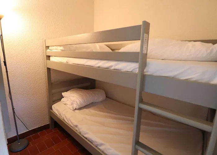 Lägenhet Avec Piscine, Parking Et Terrasse A Port Camargue - Fr-1-307-262 Le Grau-du-Roi