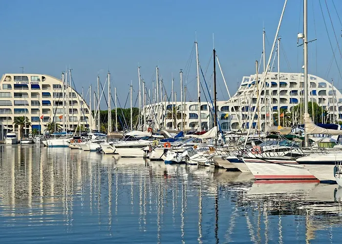 Avec Piscine, Parking Et Terrasse A Port Camargue - Fr-1-307-262 Le Grau-du-Roi