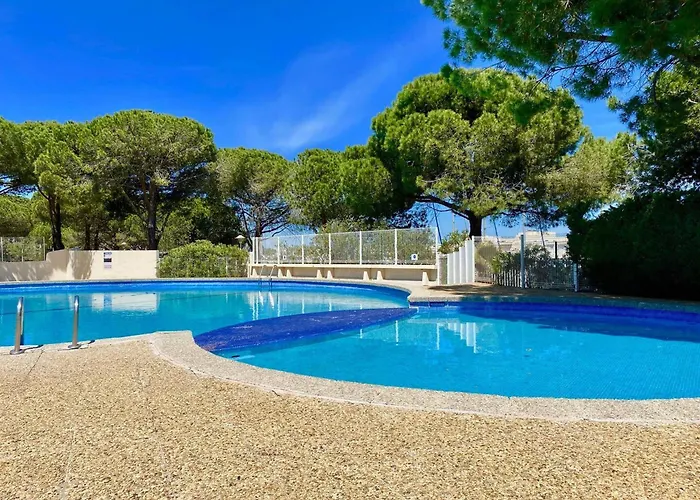 Lägenhet Avec Piscine, Parking Et Terrasse A Port Camargue - Fr-1-307-262 Le Grau-du-Roi